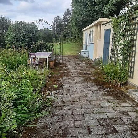 Апартаменты Off Grid Rosie Sheperd Hut And Summerhouse Plus 1 Acre At Tanyrallt Llanybydder Экстерьер фото
