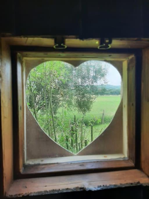 Апартаменты Off Grid Rosie Sheperd Hut And Summerhouse Plus 1 Acre At Tanyrallt Llanybydder Экстерьер фото