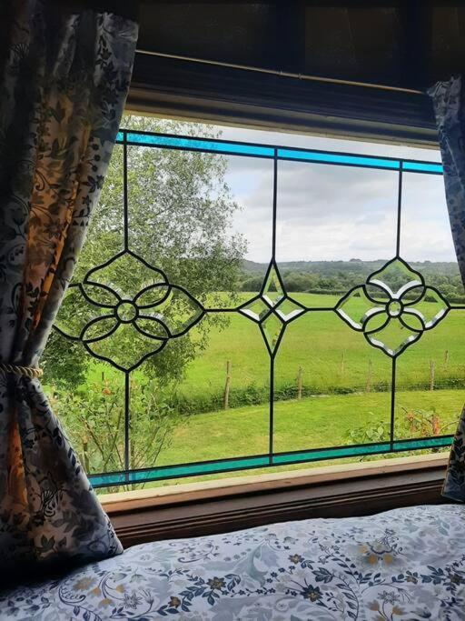 Апартаменты Off Grid Rosie Sheperd Hut And Summerhouse Plus 1 Acre At Tanyrallt Llanybydder Экстерьер фото